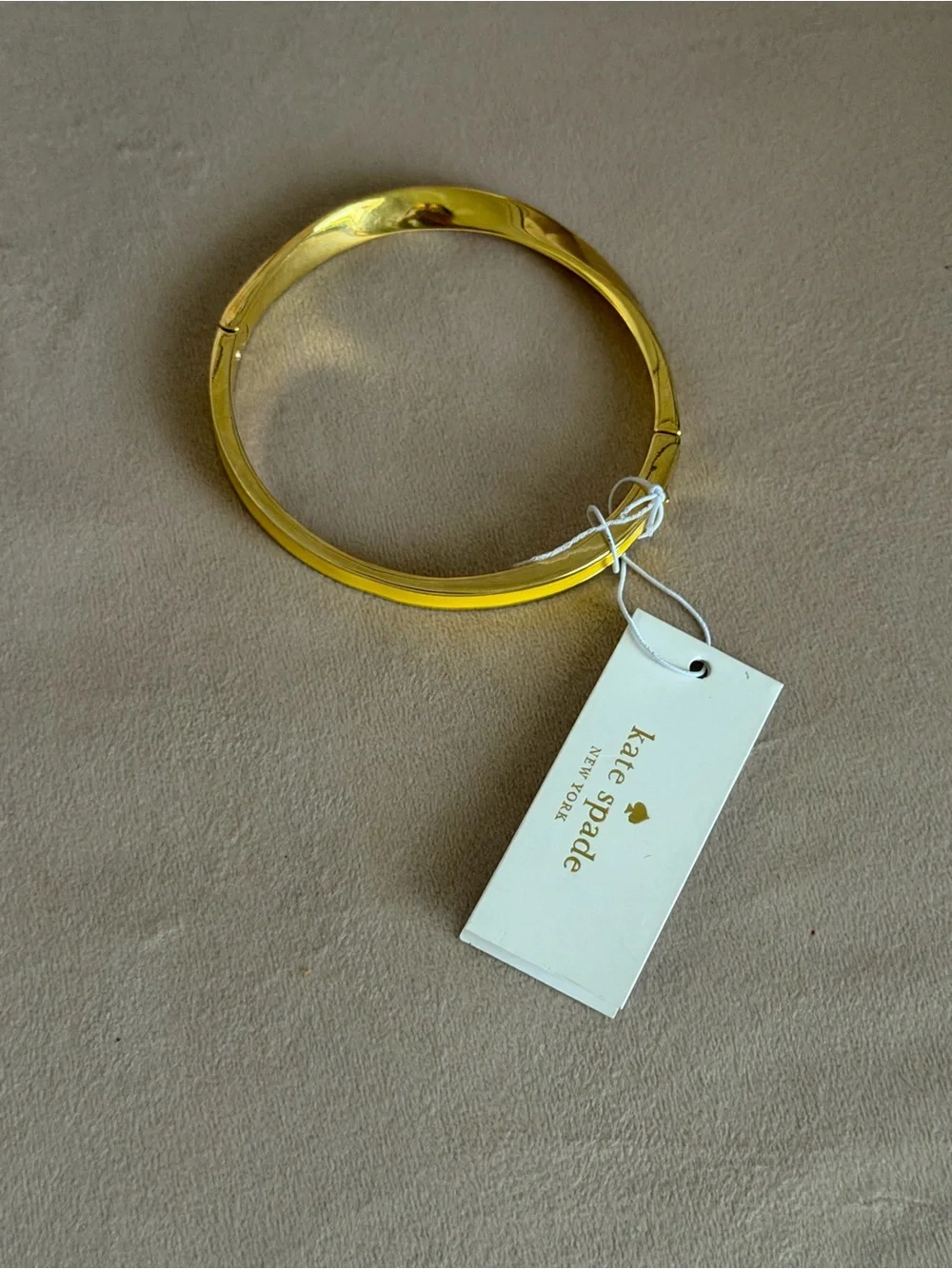 NWT Kate Spade New York “Do the Twist” Enamel Hinged Bangle Bracelet